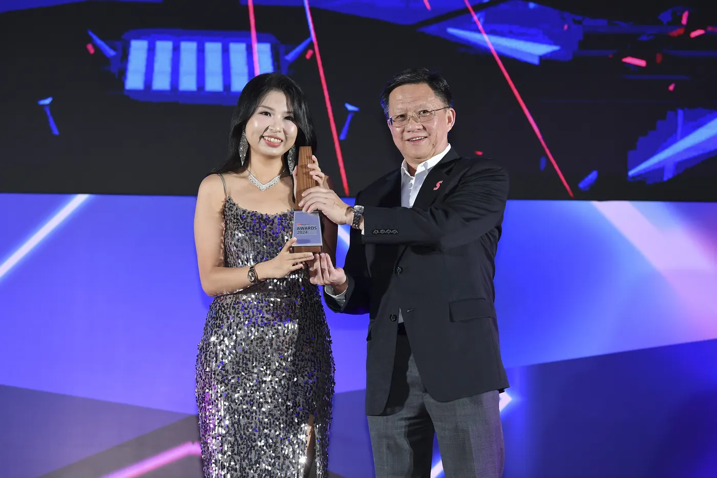 Jane Poh 出席 StarProperty Awards 2024 Realtor Edition 领奖现场
